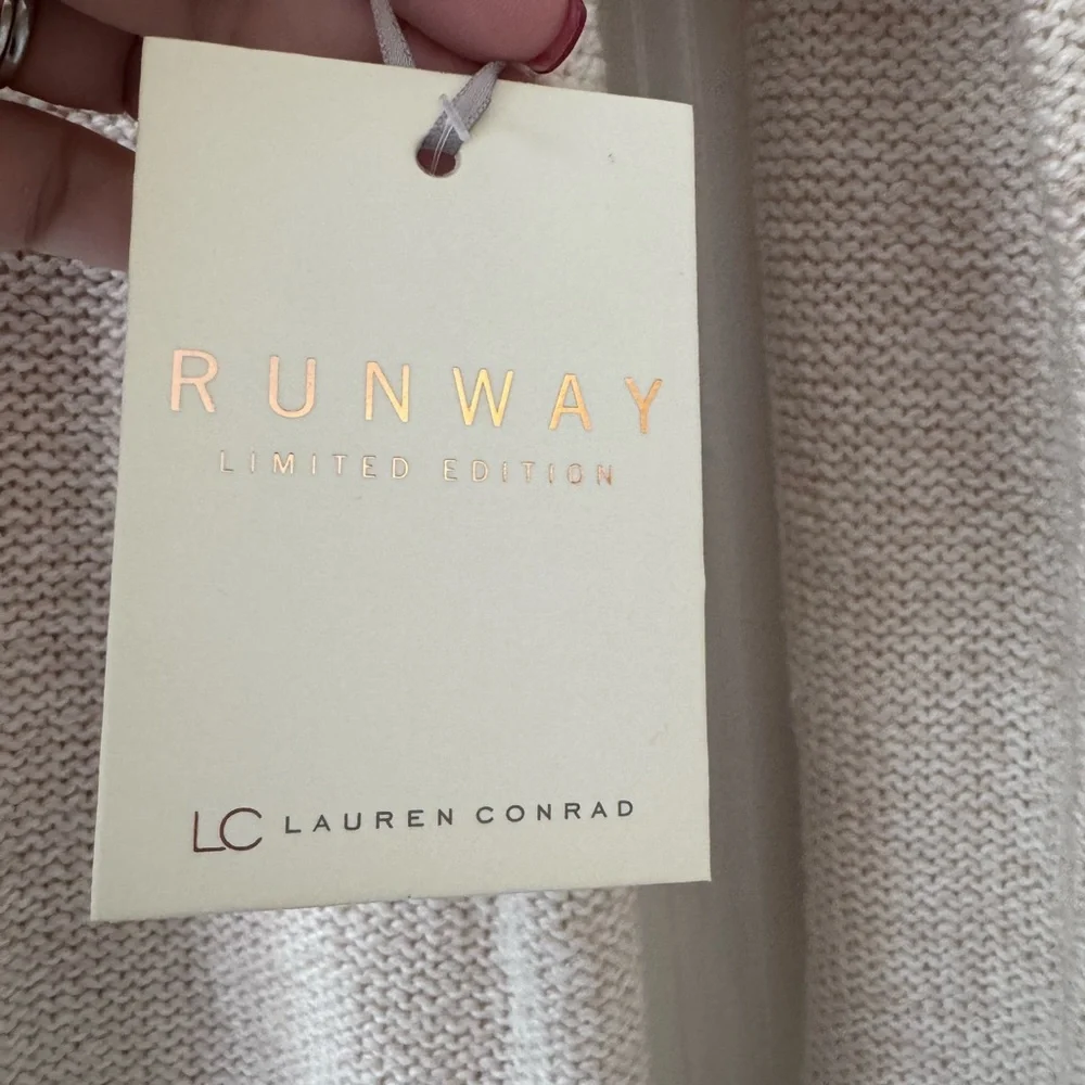 Lauren Conrad Lace Detail Sweater - Size Medium - Picture 6 of 7